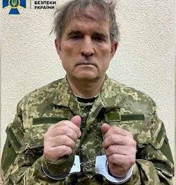 Ukraine opposition leader arrested tortured handcaffed Medvedchuk